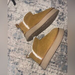 KOOLABURRA UGG Tan Winter Plateform Boots with Cream Fur